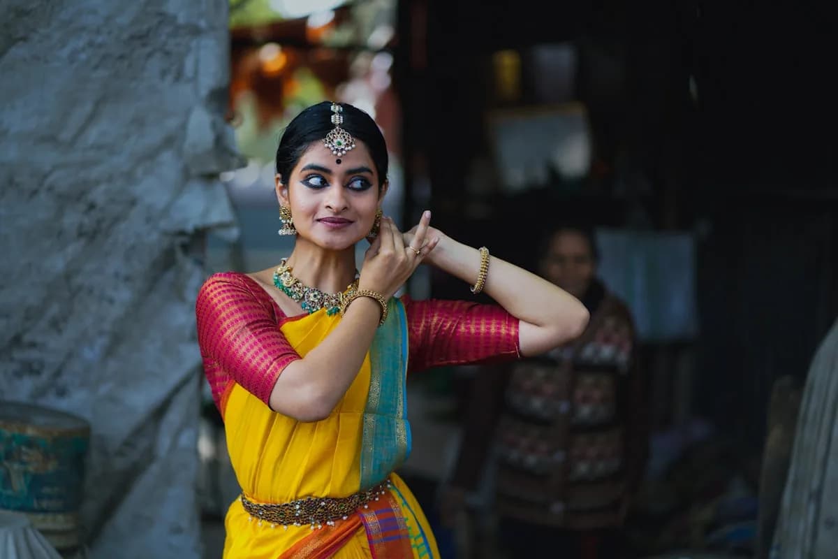 Unlocking Perfectly Secured Bharatnatyam and Kuchipudi Costumes with AROMI Safety Pins