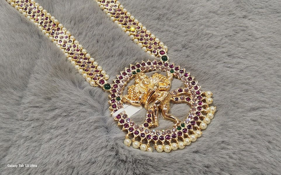V Haram Natraja necklace, copper Margam jewelry. Full view of V-shaped design, temple jewelry.
