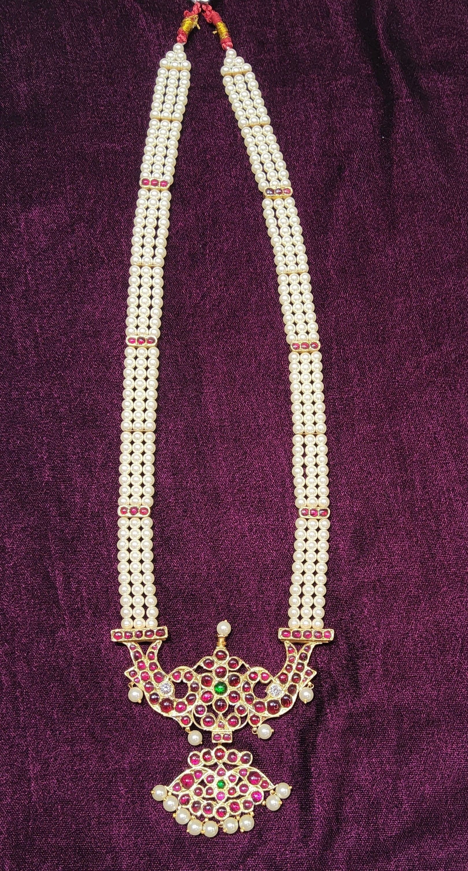 TJSS110 Long Haram close-up. Mahari Muthu Malai, original temple jewellery detail, pearl chain.