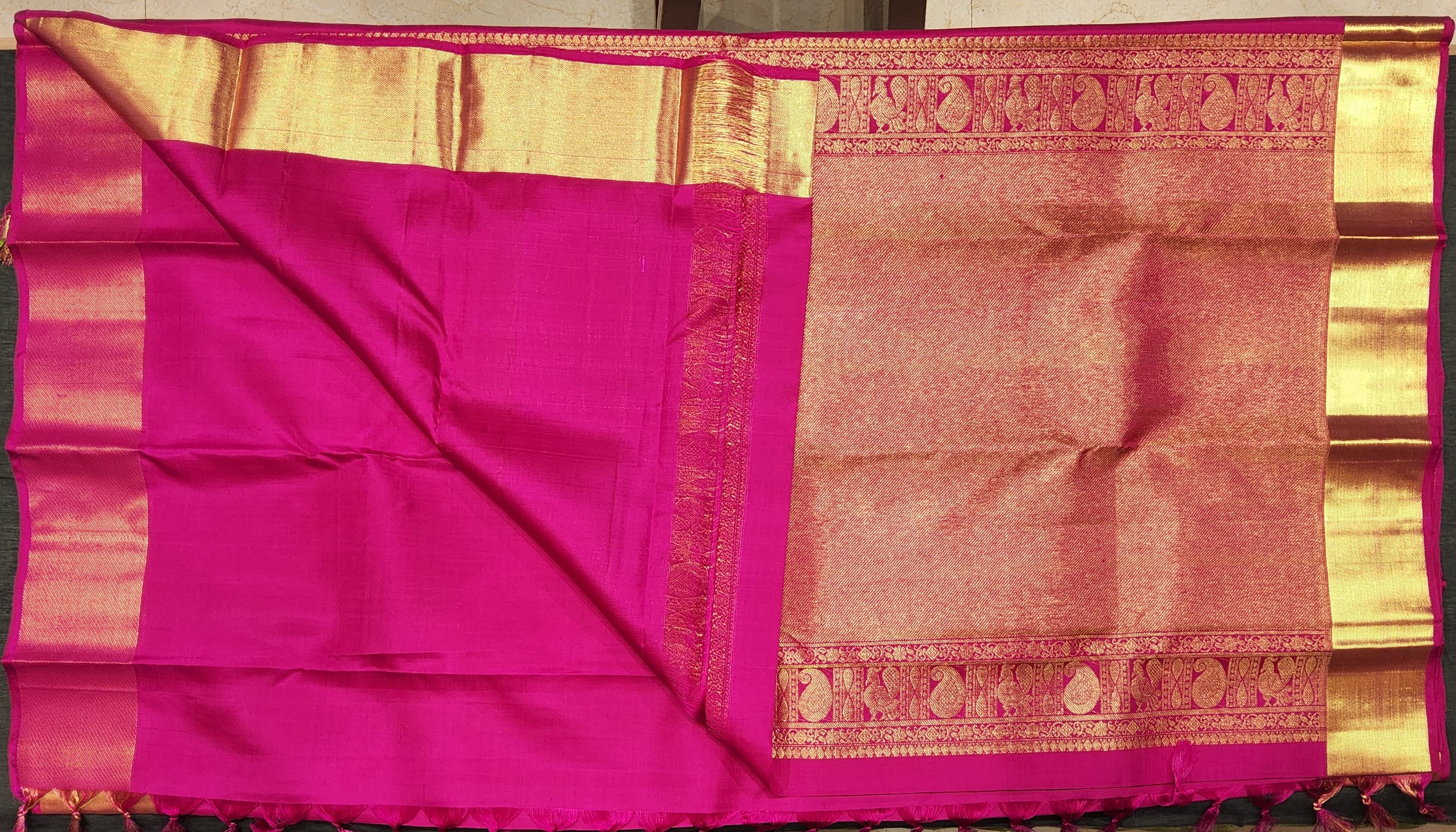 SPR658 Kanchipuram Silk Saree: Close-up of rich silk texture and vibrant color.