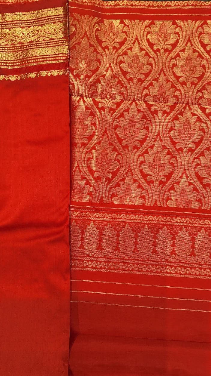 Dharmavaram Silk Saree: Red pallu with gold zari. Elegant choice for Bharatanatyam dress.