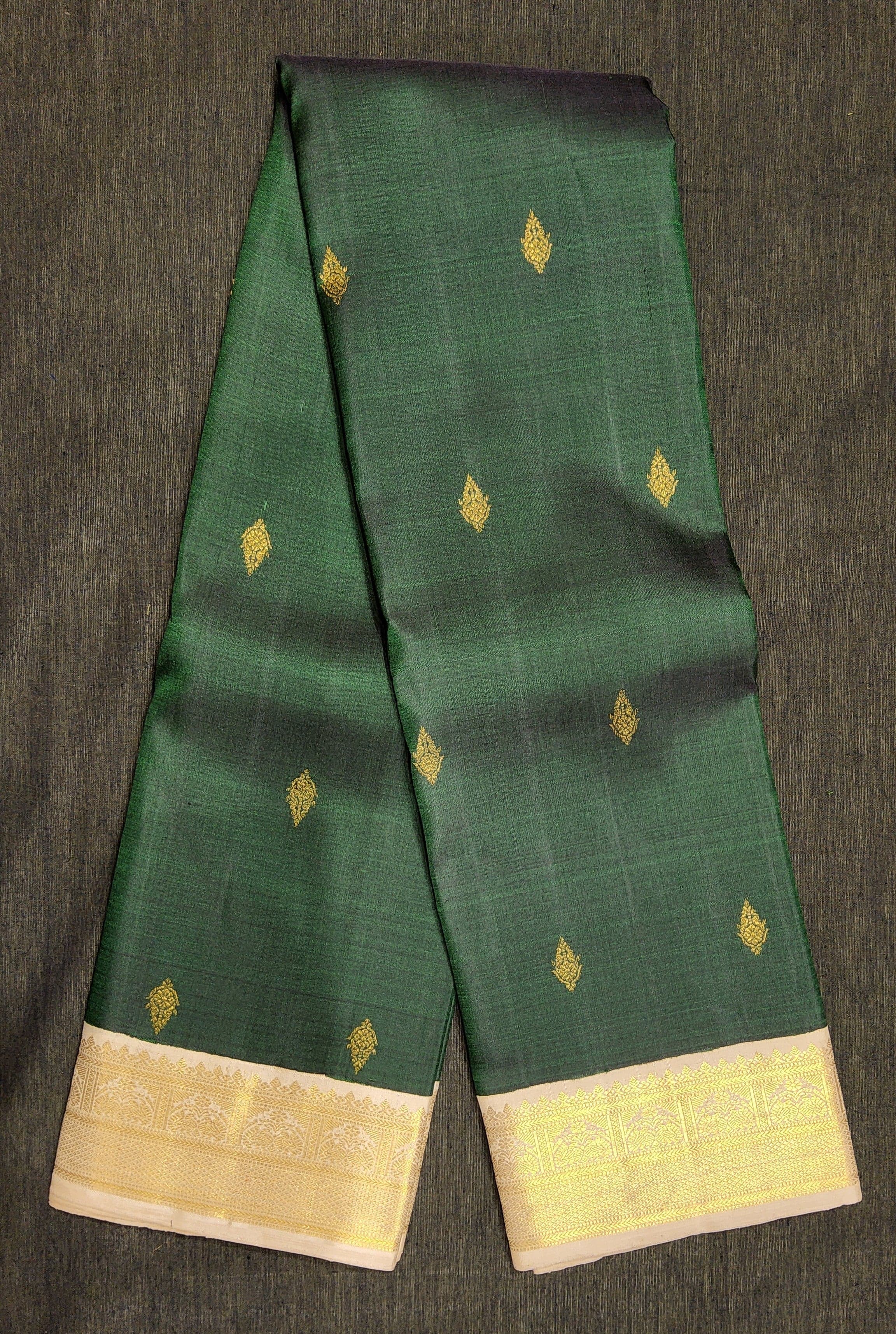 Authentic silk Kanchipuram saree, green & off-white. Perfect for Bharatanatyam practice saree.