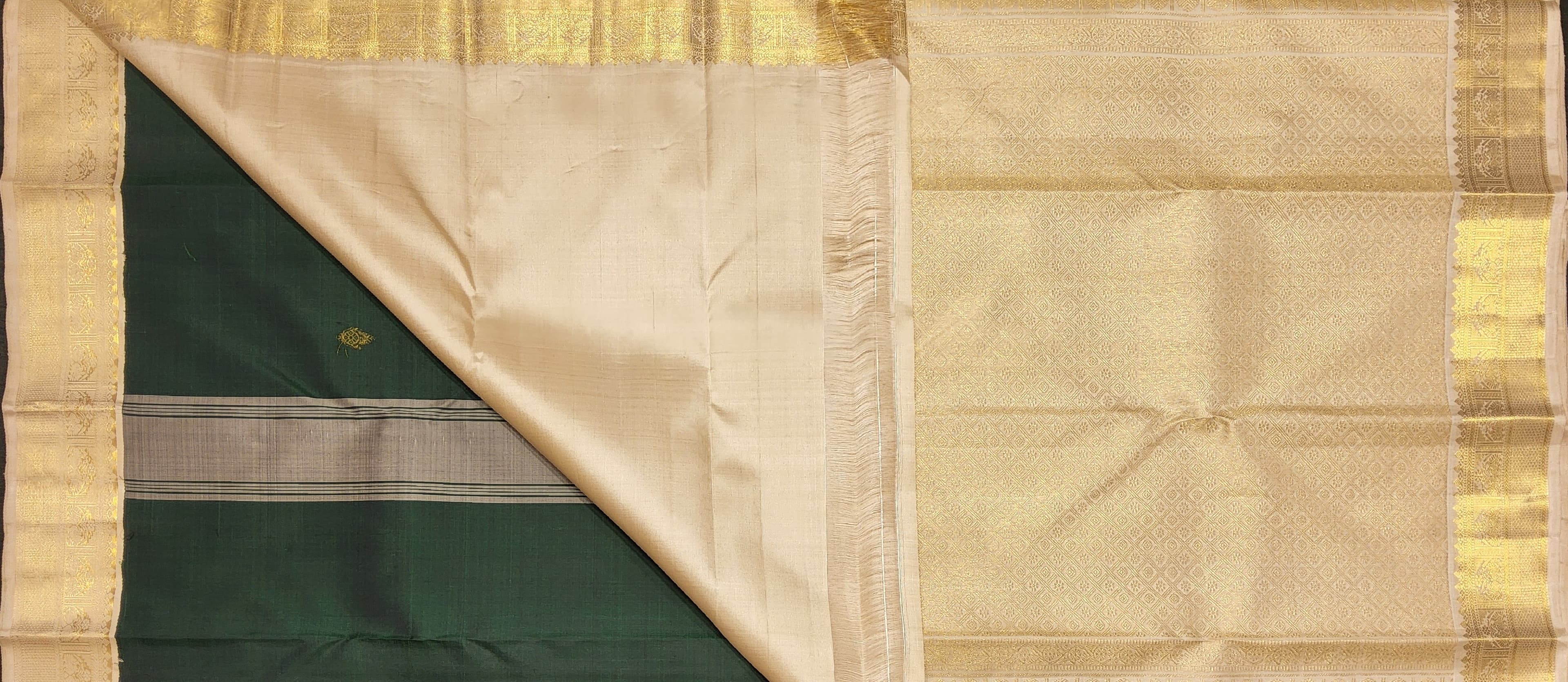 Kanchipuram authentic silk saree pallu design, geometric grid. Suitable for Arangetram.
