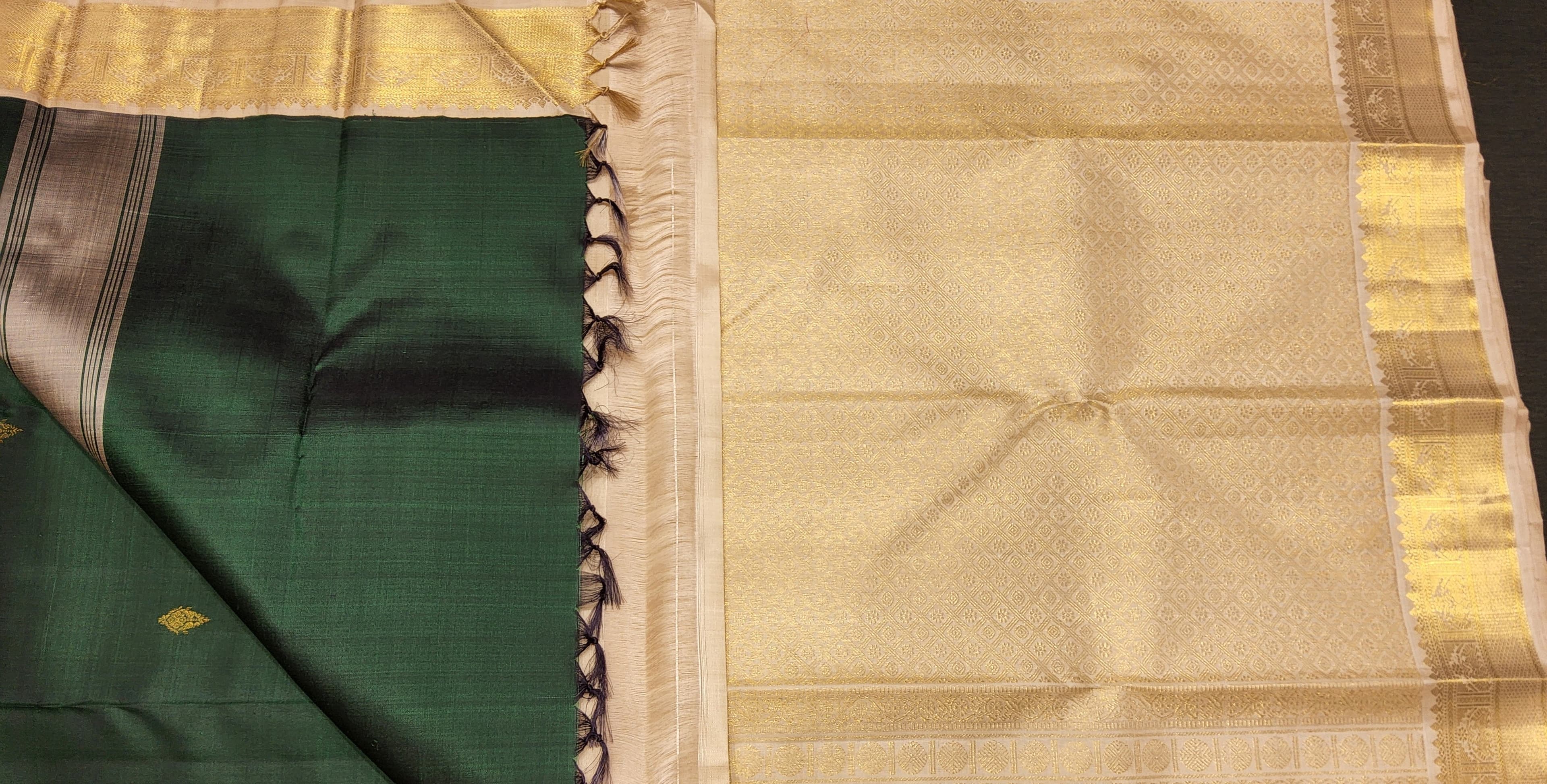 Full view: Green Kanchipuram authentic silk saree for Bharatanatyam, Dharmavaram pattu sarees look.