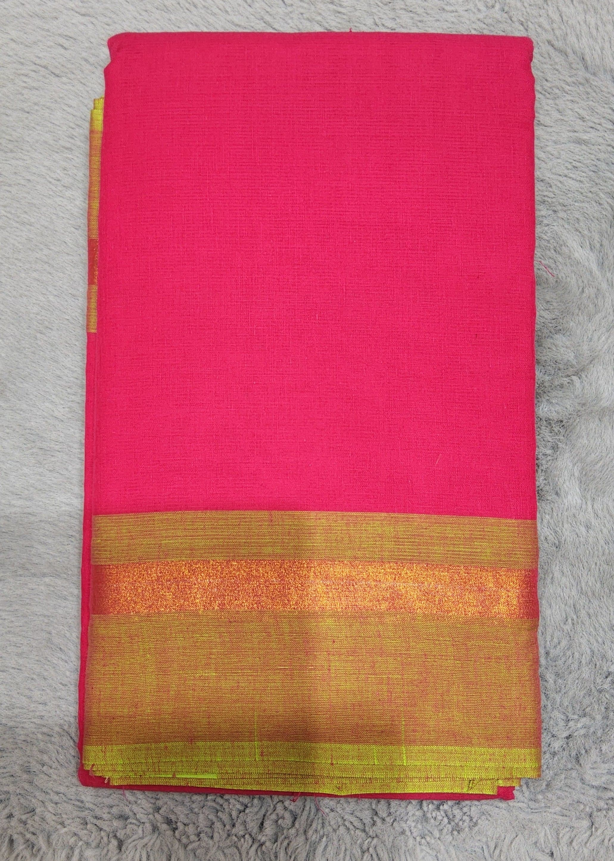 Cotton practice saree zari border detail, lightweight fabric for dance practice.