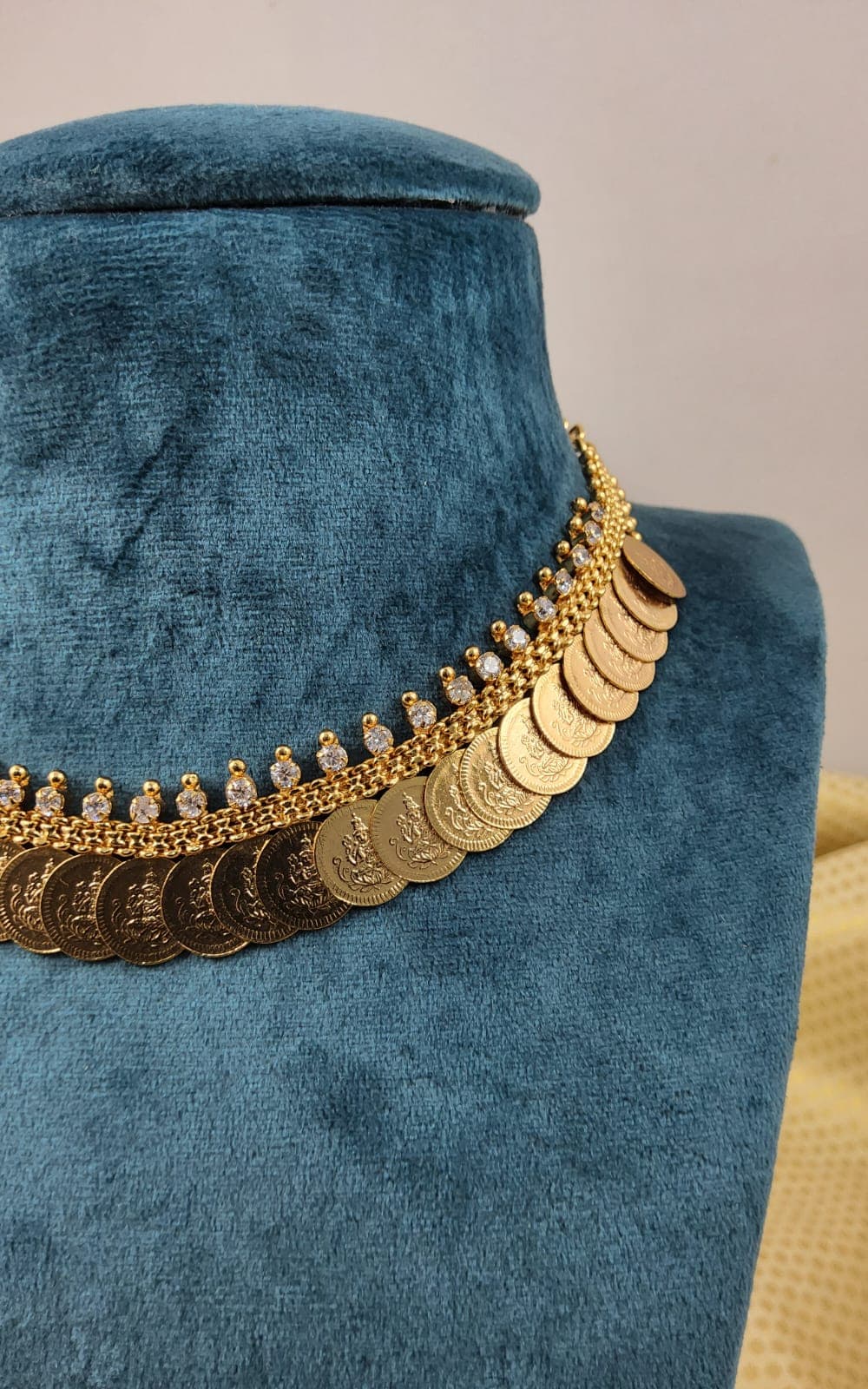 Kasumala Necklace: Long, two-in-one model from the New Collections, traditional jewelry.