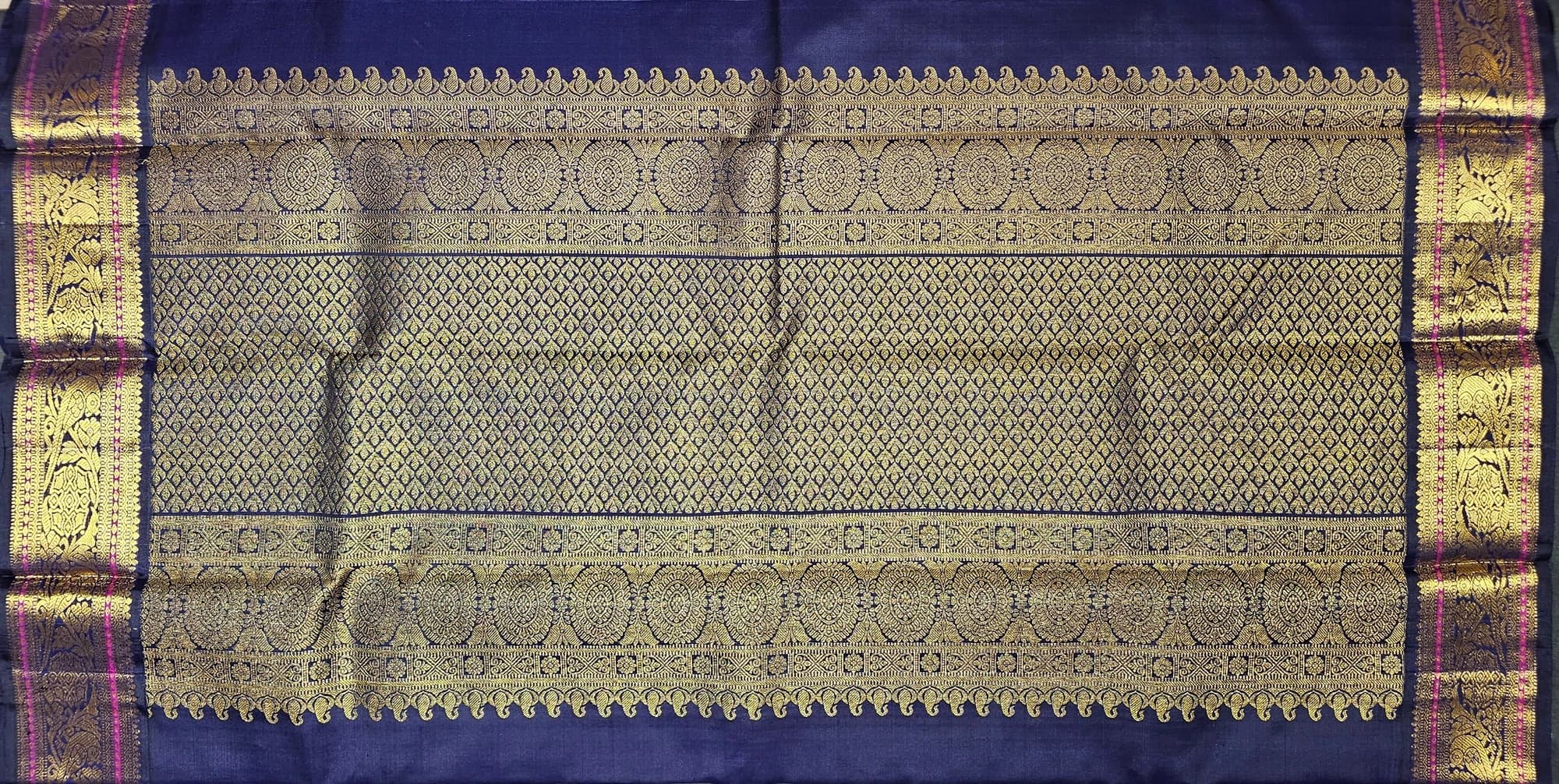 White with Navy Blue | Kanchipuram Silk Saree | Arangetram | SESS43