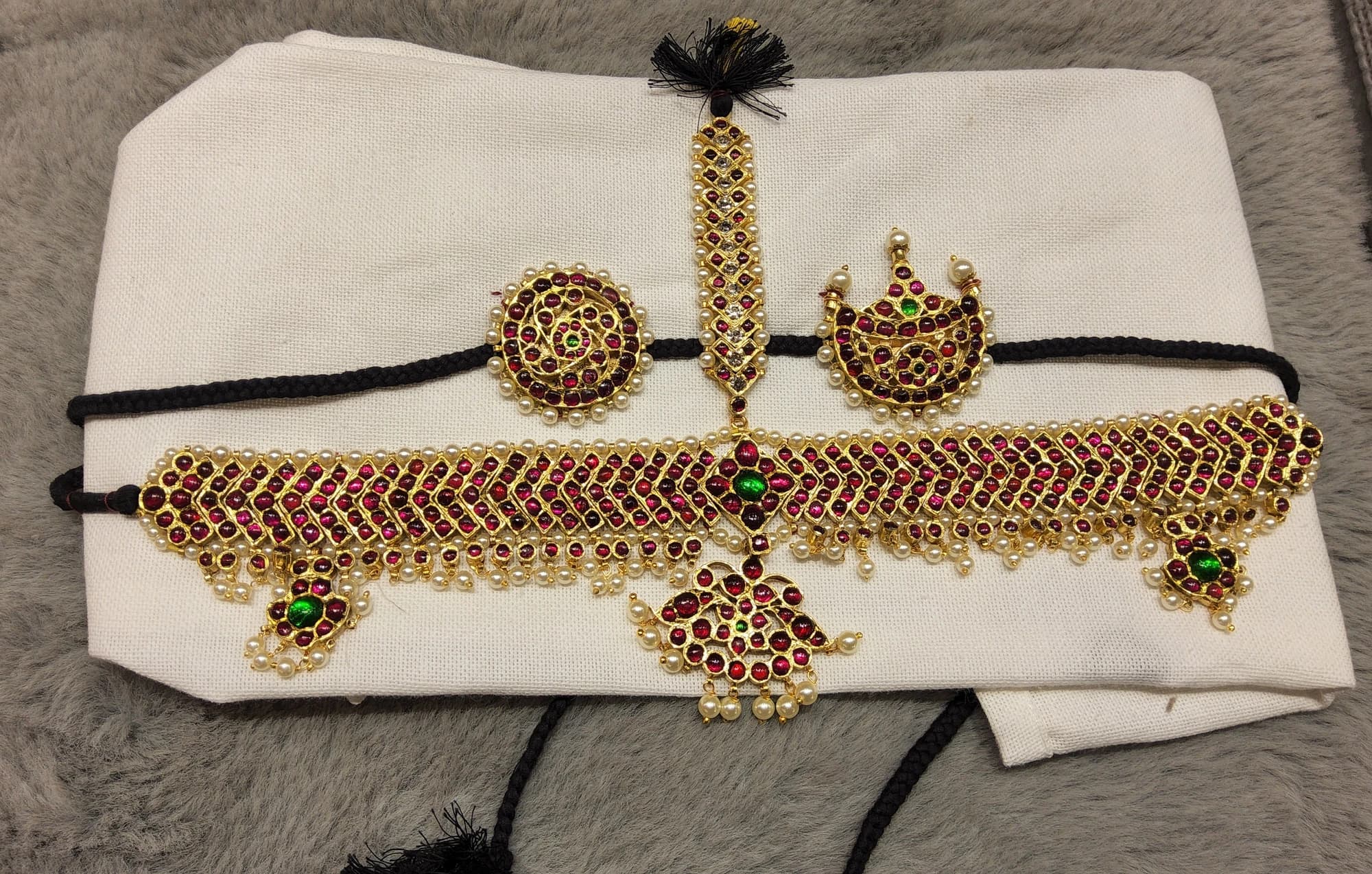 Traditional V Temple Jewellery Headset | Shanthi Tailors