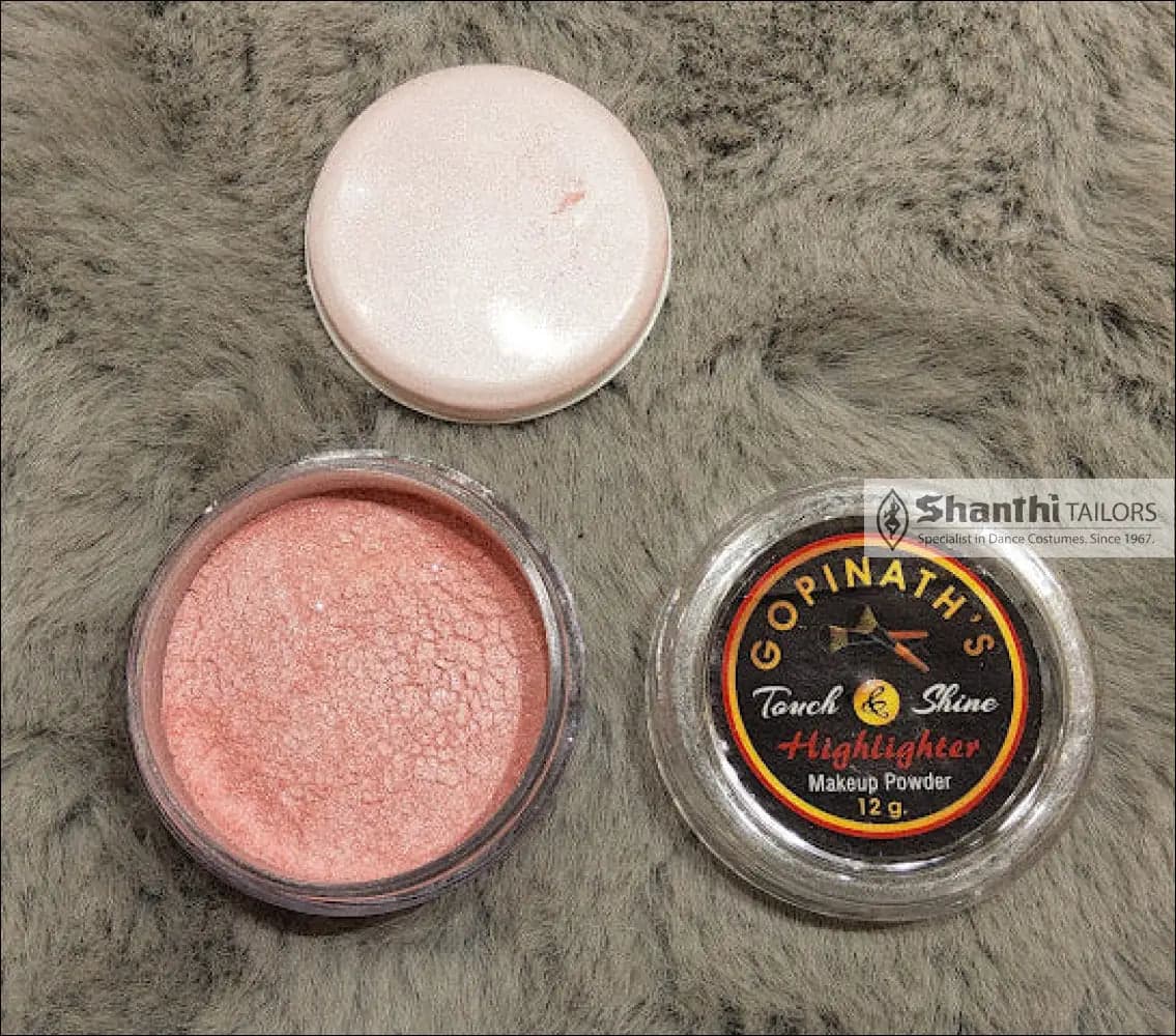 Powder Highlighter | Gopinath Light pink makeup