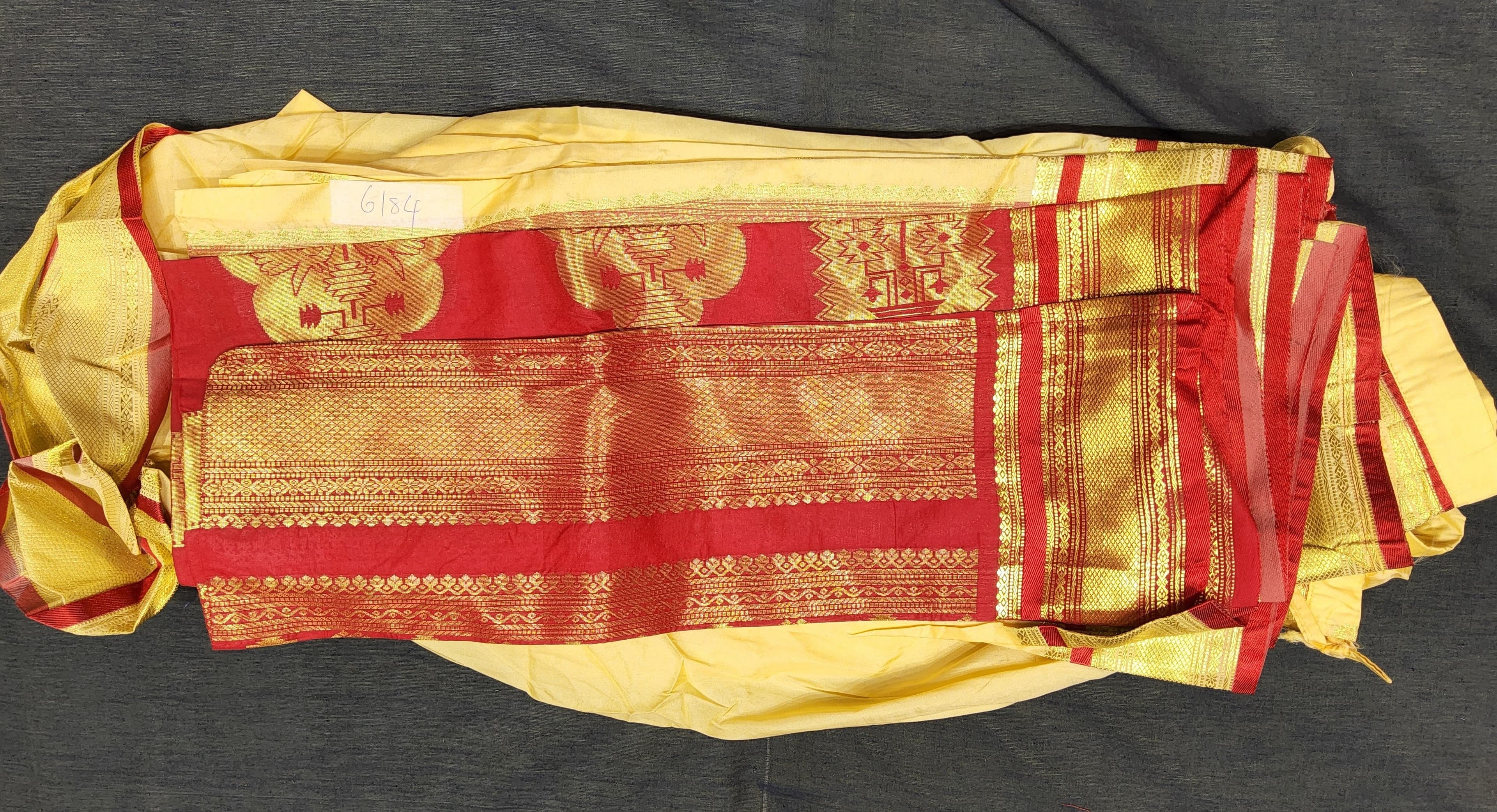 Madi Saree with blouse: Green blouse piece, vermillion red authentic silk saree, bharatanatyam practice saree.