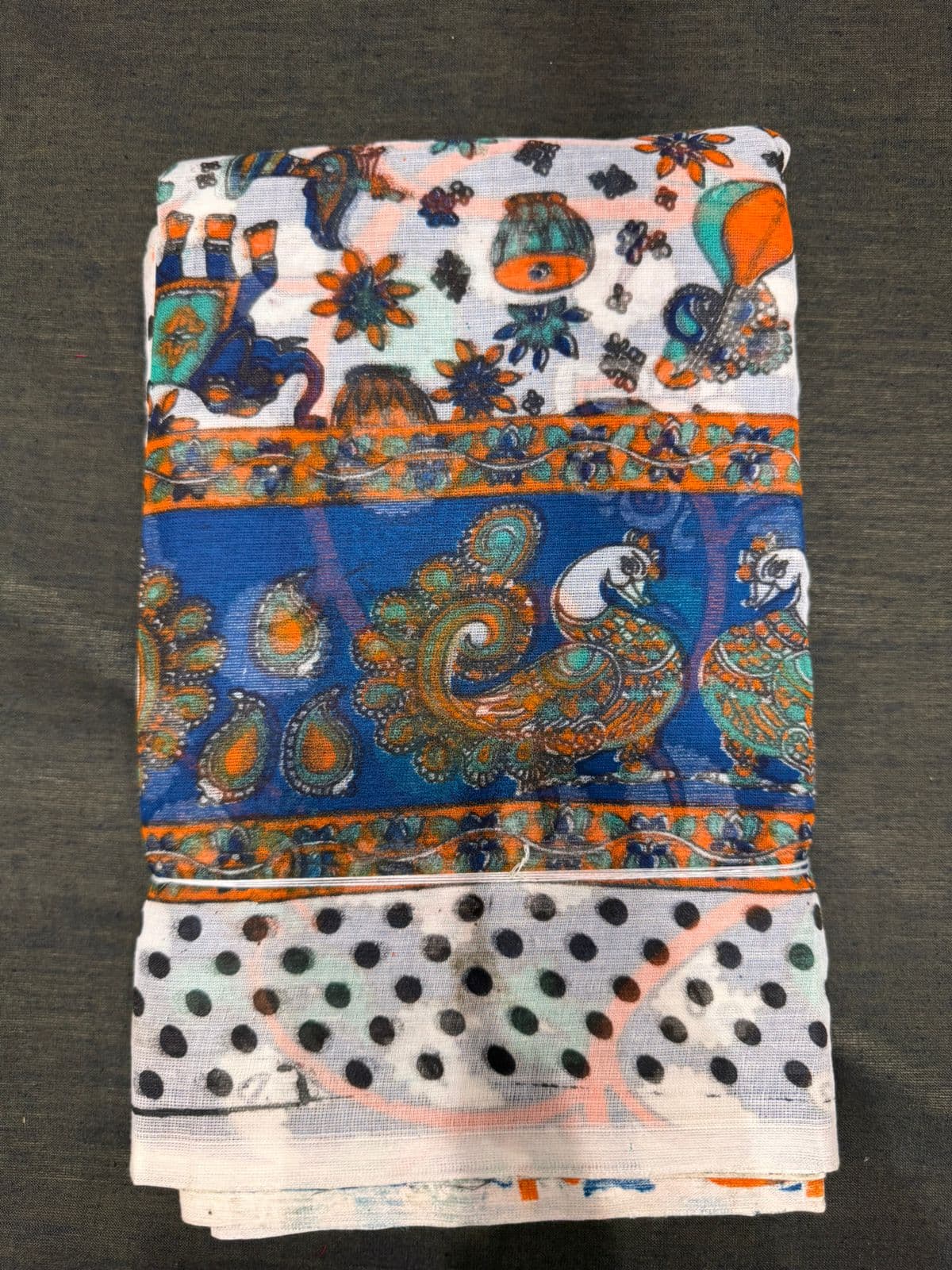 Bharatanatyam saree practice. Kalamkari design, polka dot border. Comfortable dance saree.
