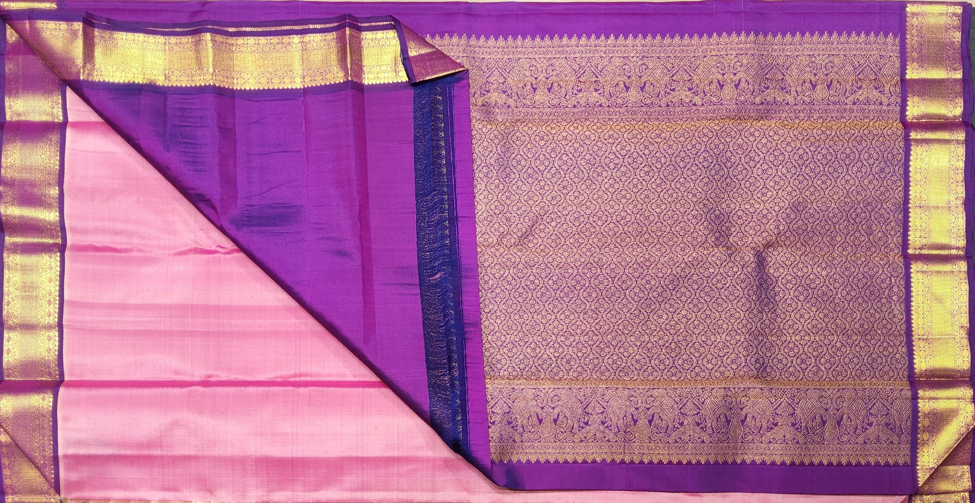 Peach Vadamalli Kanchipuram Silk Saree border, gold zari chakram design, arangetram costume.