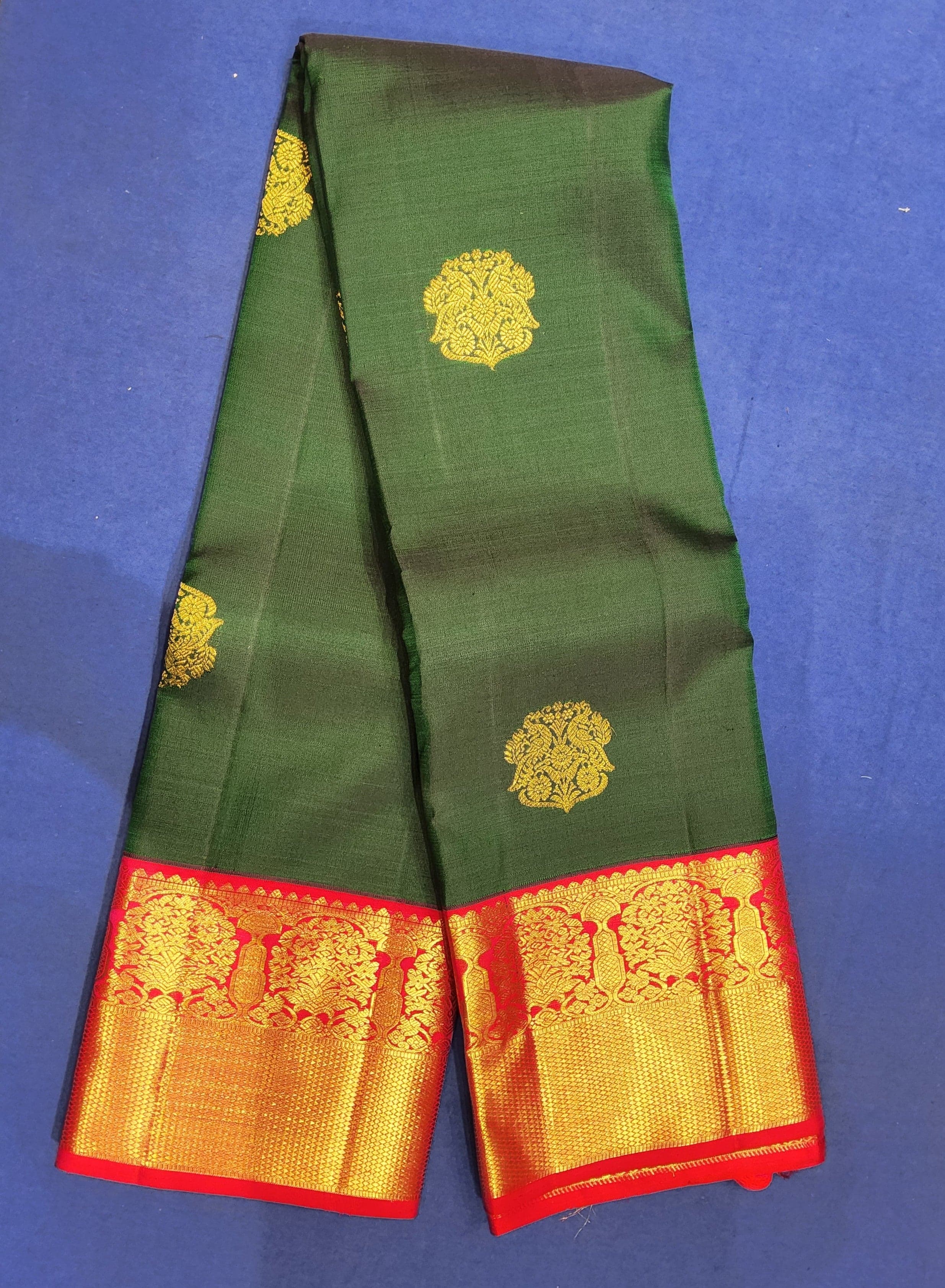 Kanchipuram authentic silk saree close-up, gold zari diamond lattice, perfect for Arangetram
