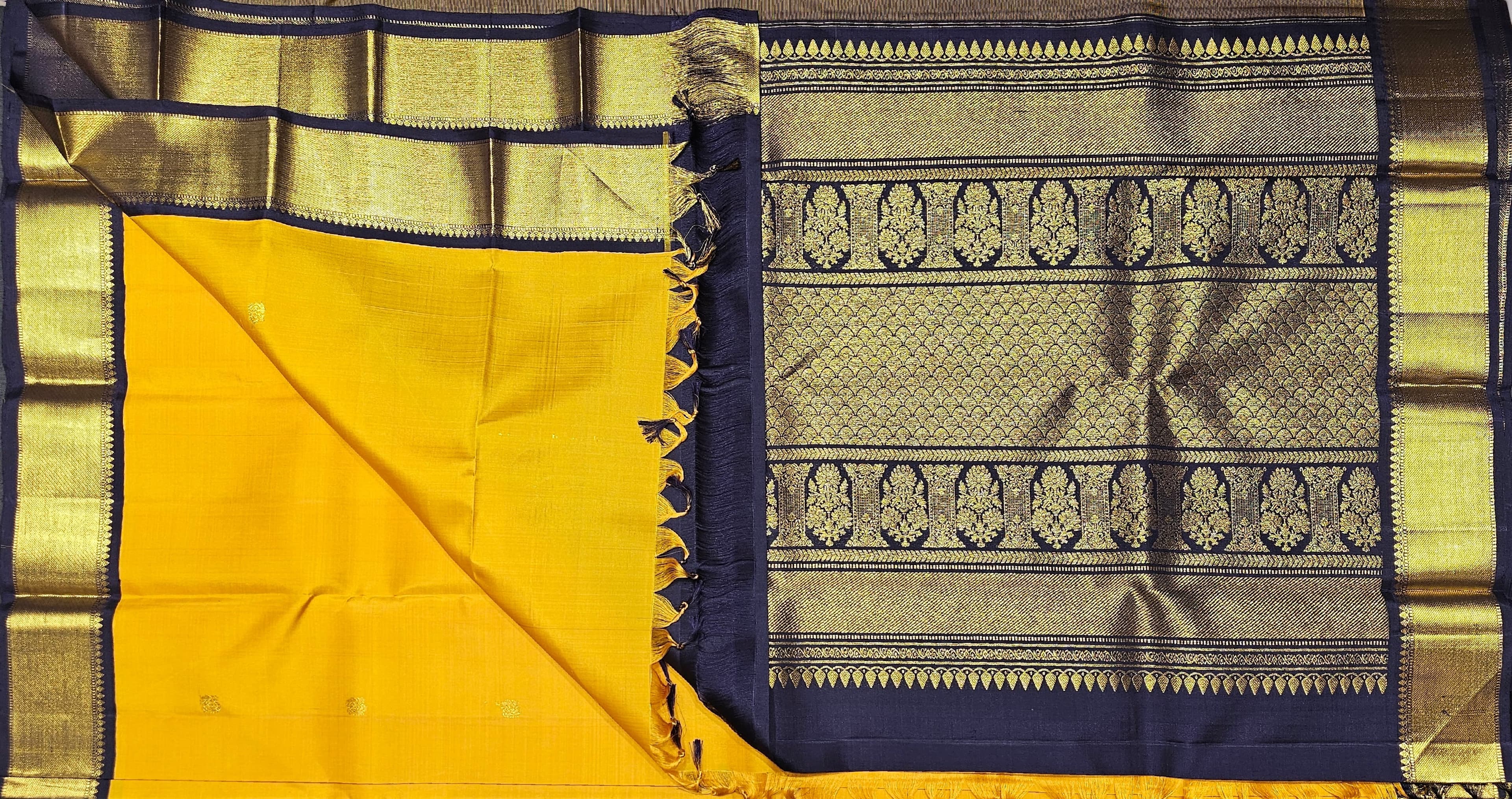 Kanchipuram silk, authentic silk saree for arangetram, gold zari border detail, pleats