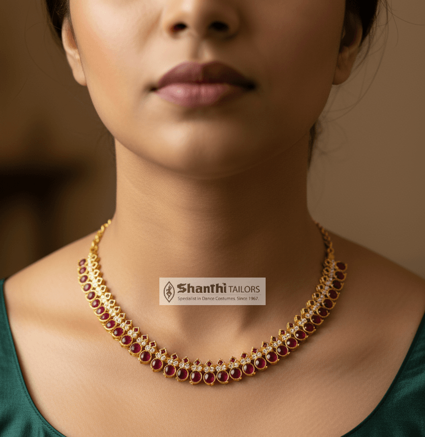 Close up: One Stone Mango Choker, temple jewellery design. Handmade Bharatnatyam choker detail.