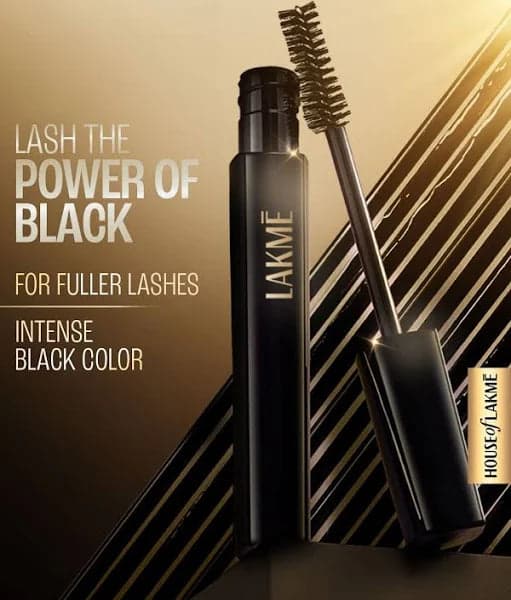 LAKME Mascara wand close-up. Achieve dramatic, volumized lashes.