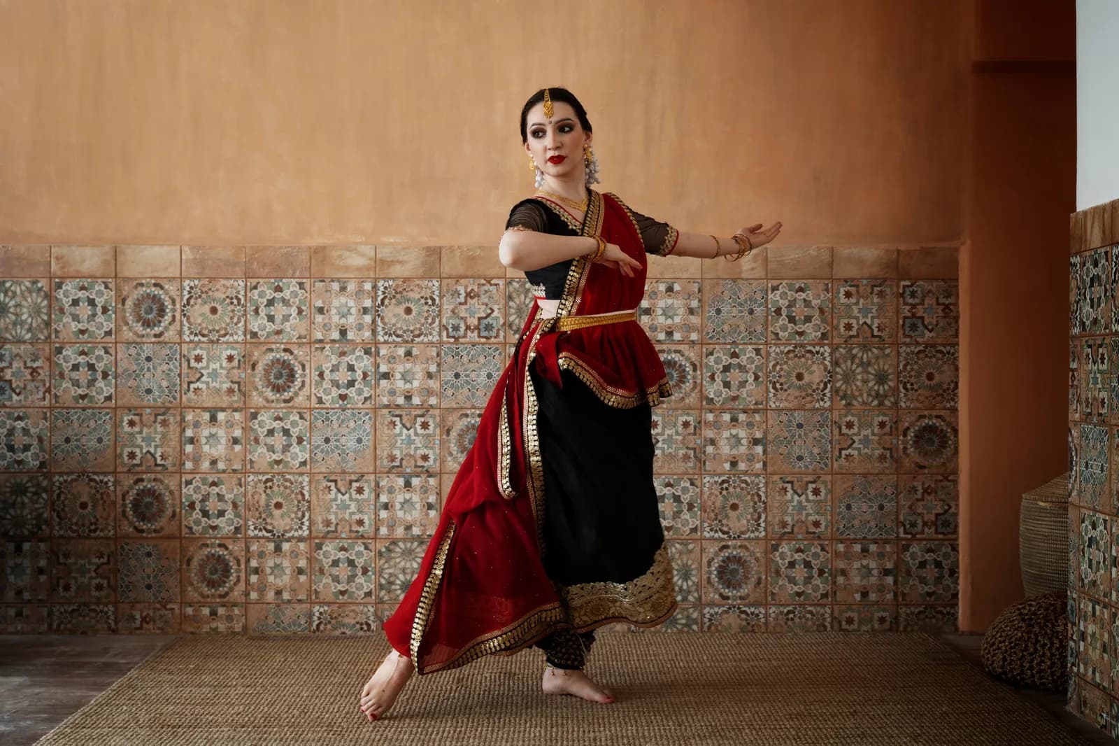 Behind the Stage: How Kuchipudi Costumes Help Tell the Story