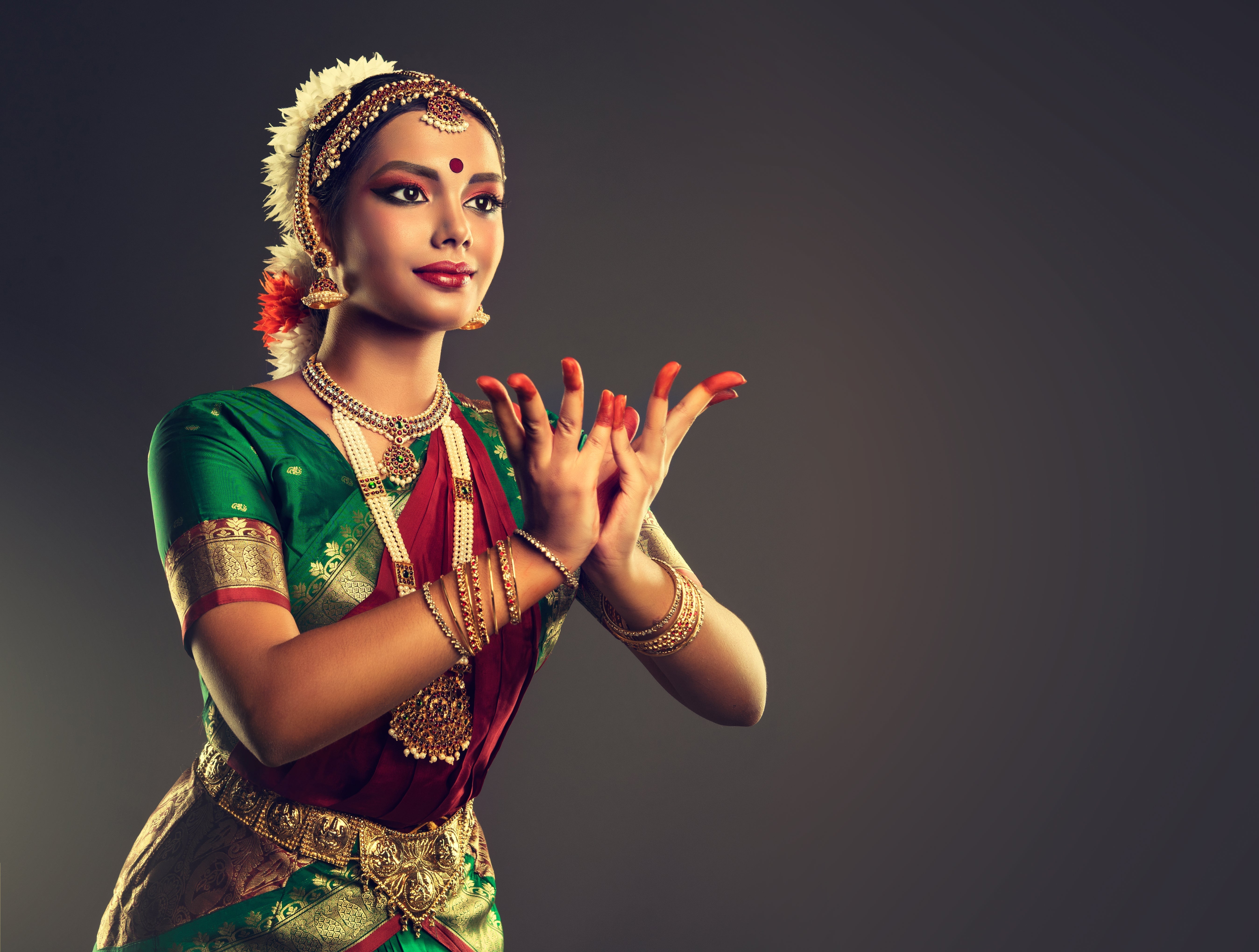 Crowning Glory: The Power of Bharatanatyam Hair Accessories – shanthitailors