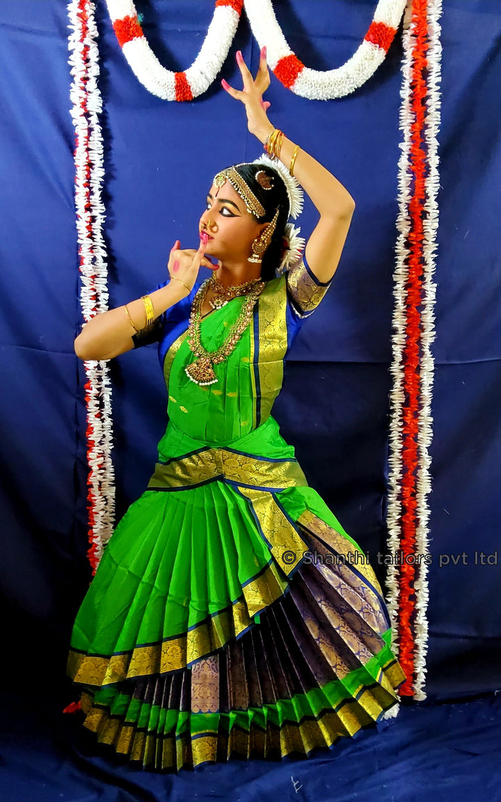 Golden Bharatnatyam Dress Images Our Favourite @dhannyasudeep In A Customized Bharatanatyam Costume By This Costume Has Golden Bharatnatyam Dress Images Our Favourite @dhannyasudeep In A Customized Bharatanatyam Costume By This Costume Has