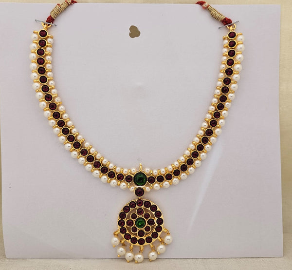 NECKLACE | Imitation jewellery