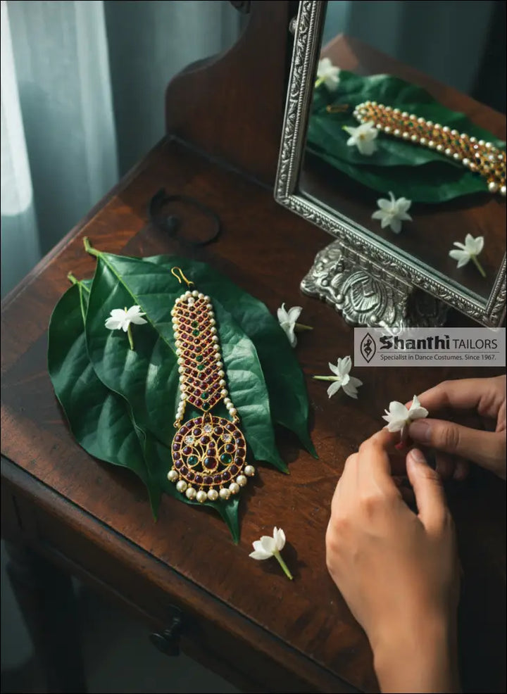 Chutty | Tikka | V Shaped Big Chutti | Original Temple Jewellery chutty