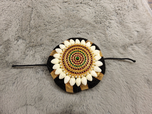 Bun with Flower Rockodi