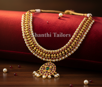 Soundarya Pearl Necklace: Full view, ideal for Bharatanatyam dress, copper alloy.